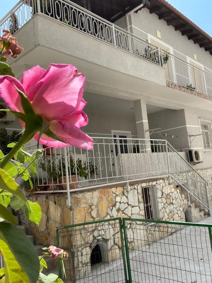 Large Apartment Вльора Екстер'єр фото