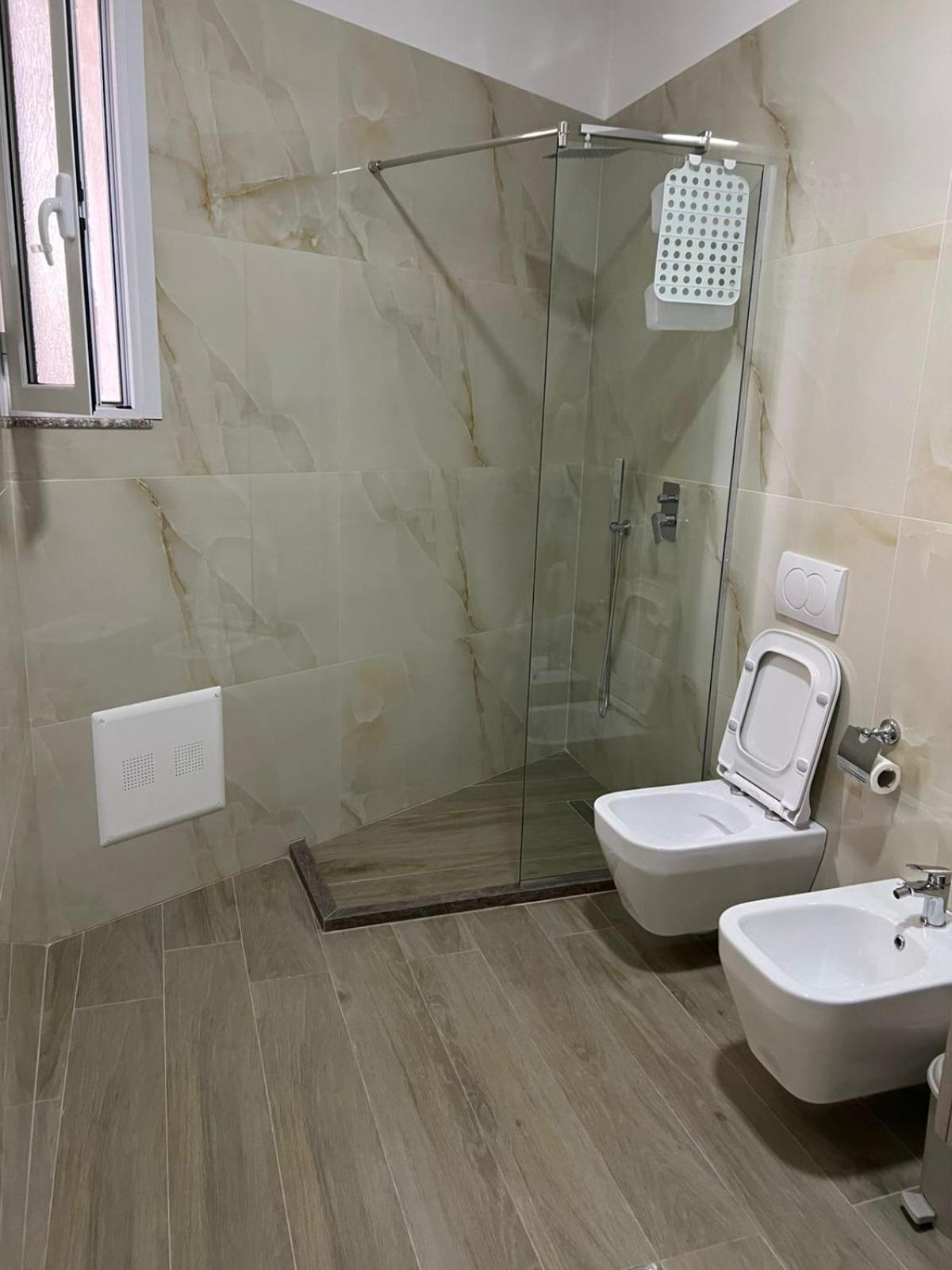 Large Apartment Вльора Екстер'єр фото