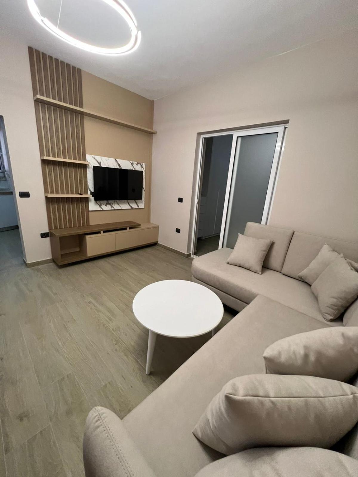 Large Apartment Вльора Екстер'єр фото